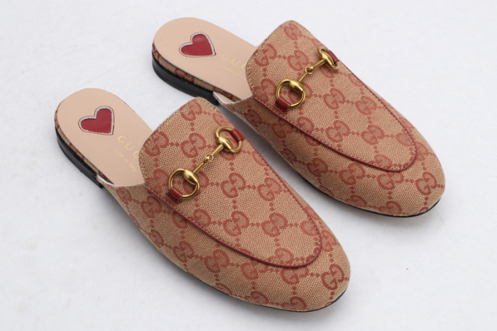 guc loafer