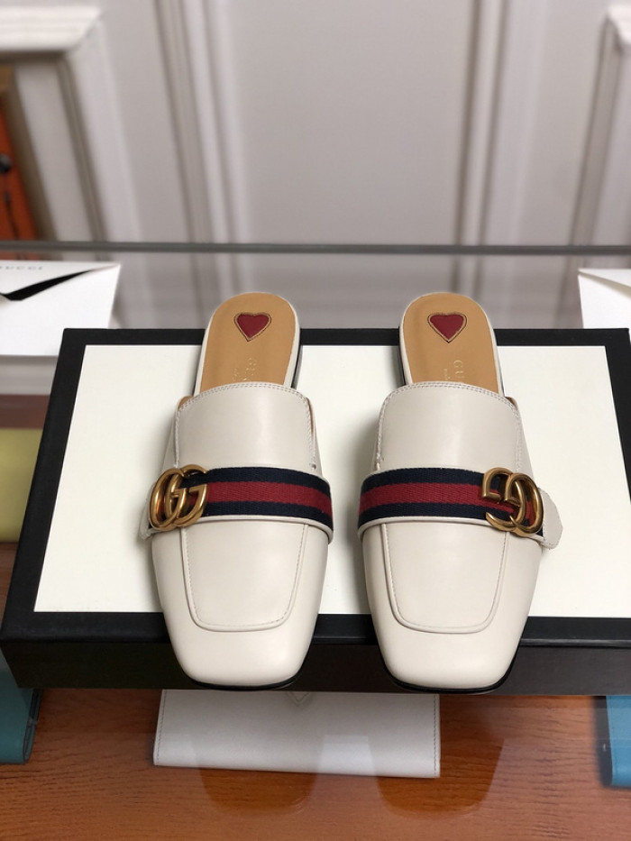 guc loafer