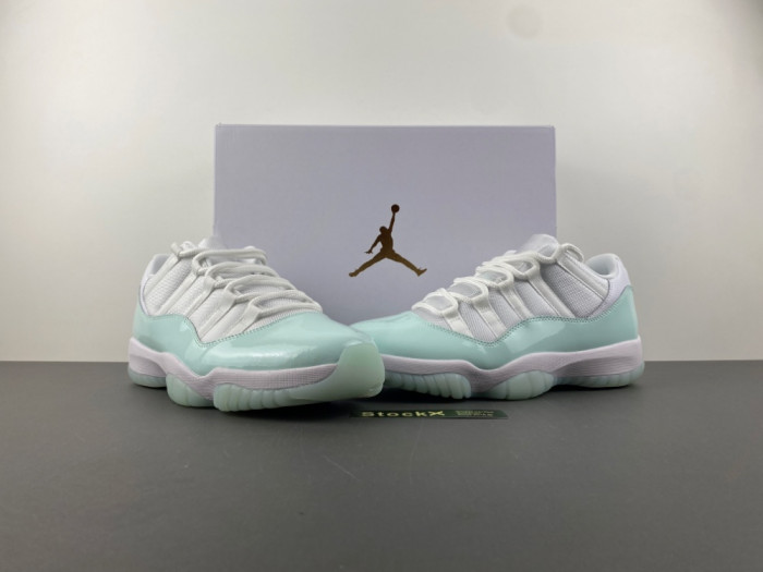 Air Jordan 11 Low "Igloo" AH7860-103