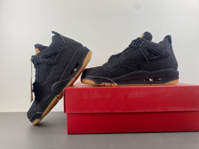 Levis x Air Jordan 4 “Taupe Haze”A02571-001
