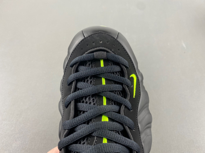 Nike Air Foamposite One Black Volt HF2902-001