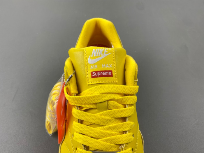 Supreme Puts Its Signature Spin on the Nike Air Max 1 HF8813-700