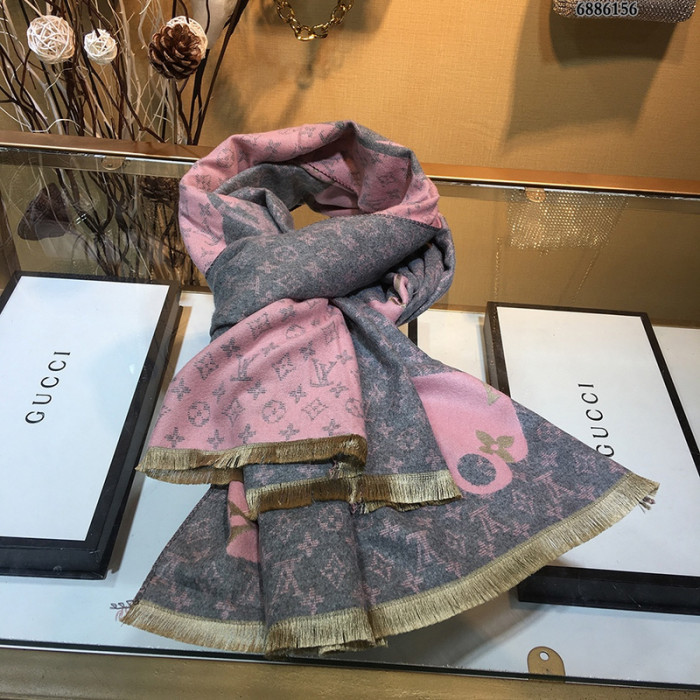 lu vi scarf