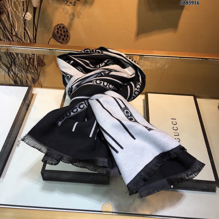 guc scarf