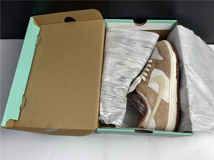 nike dunk low prm ‘medium curry’ dd1390-100