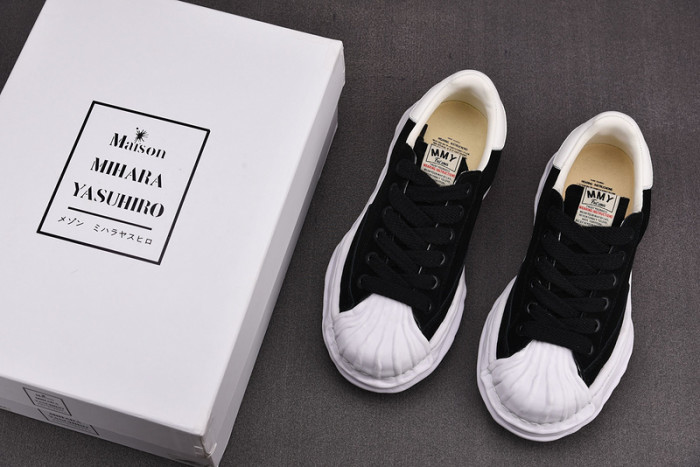 Ma*s*n mihara yasuhiro sneaker