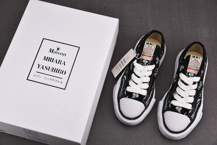 Ma*s*n mihara yasuhiro sneaker