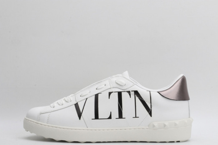 v*lentino sneaker