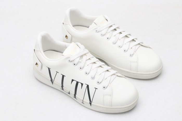 v*lentino sneaker