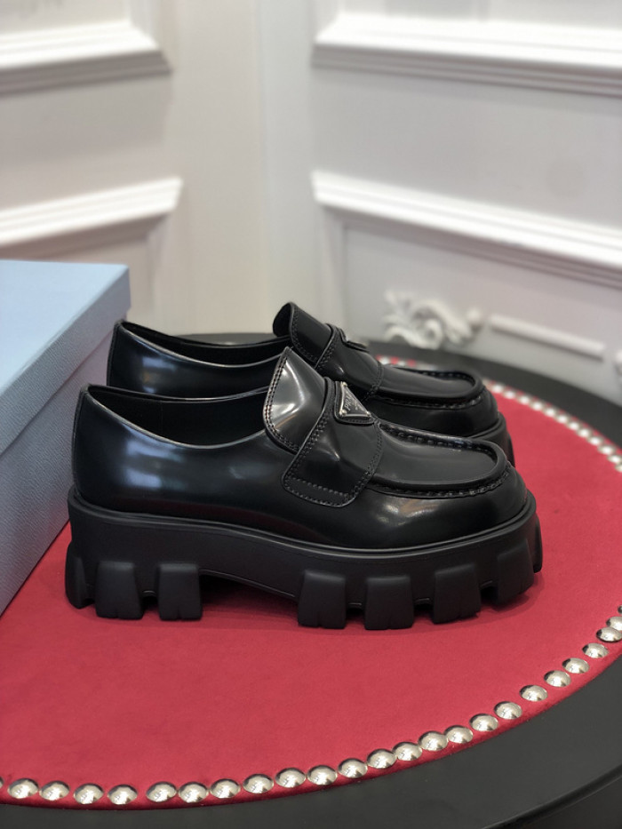 prad loafer