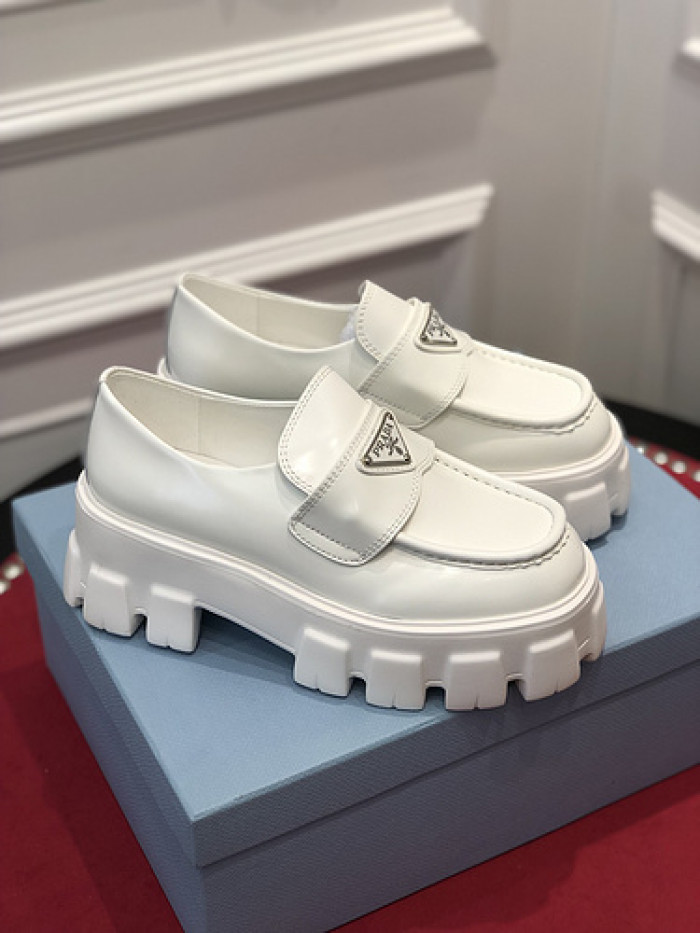 prad loafer