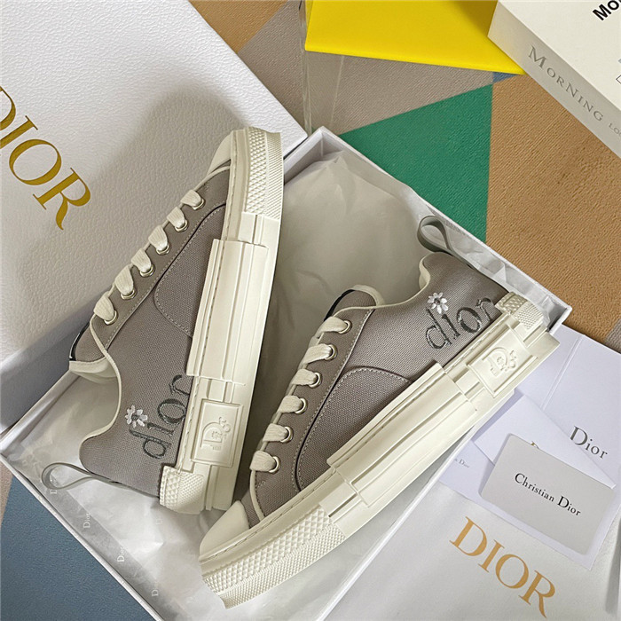 dr b23 sneakers