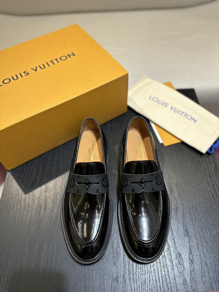 lovt loafer