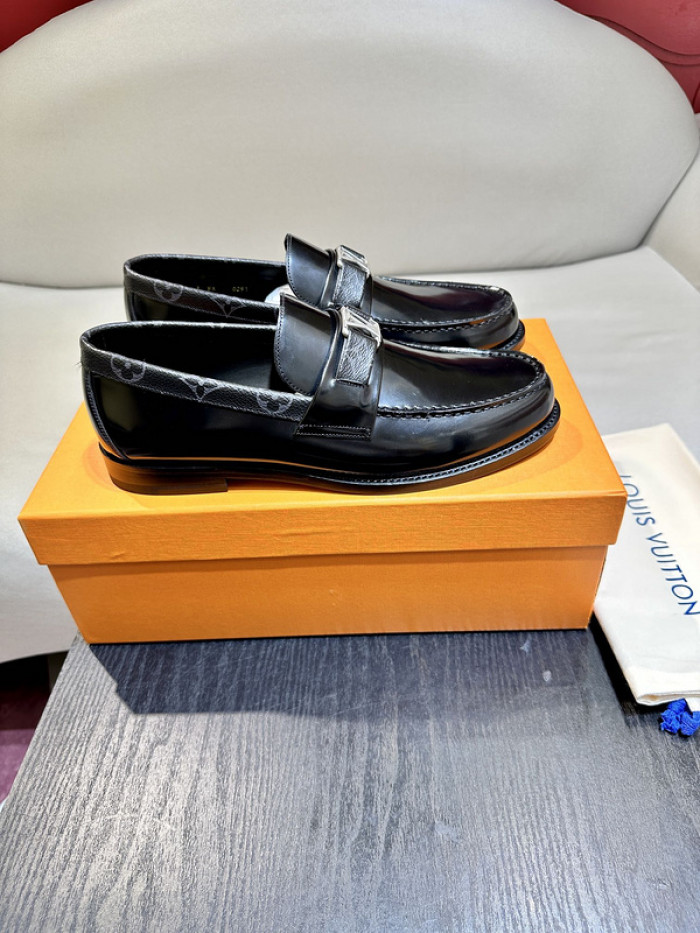 lovt loafer