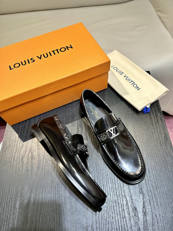 lovt loafer