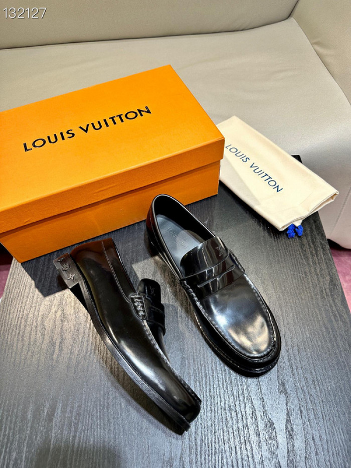 lovt loafer