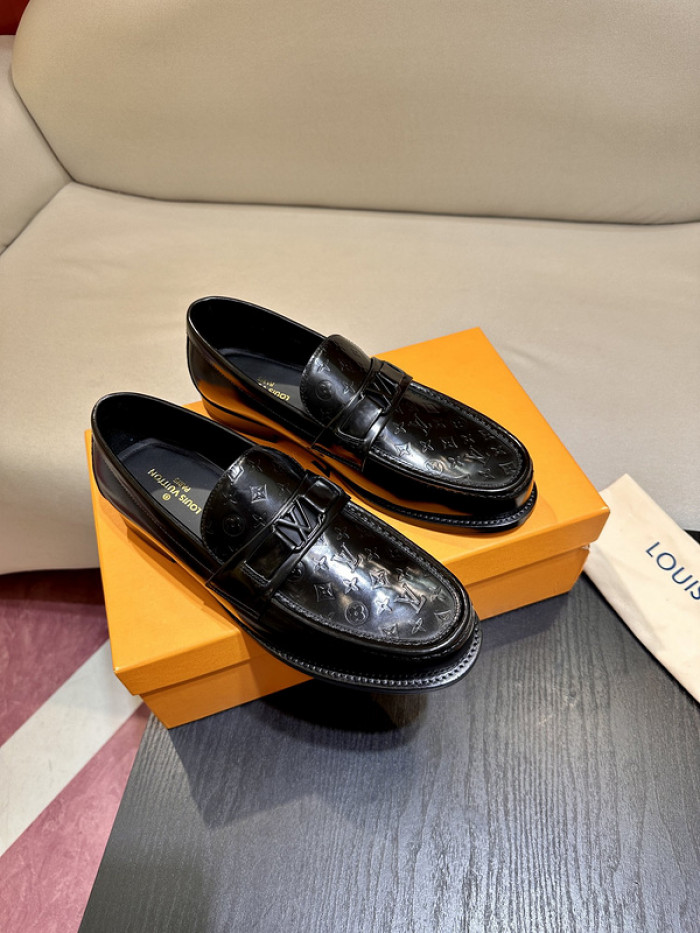 lovt loafer