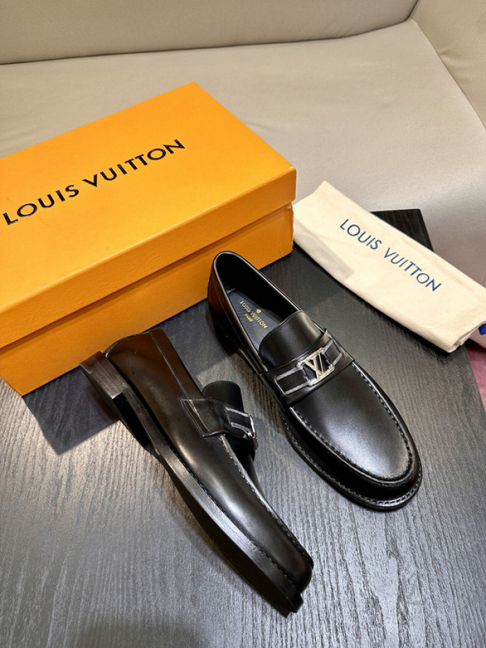 lovt loafer