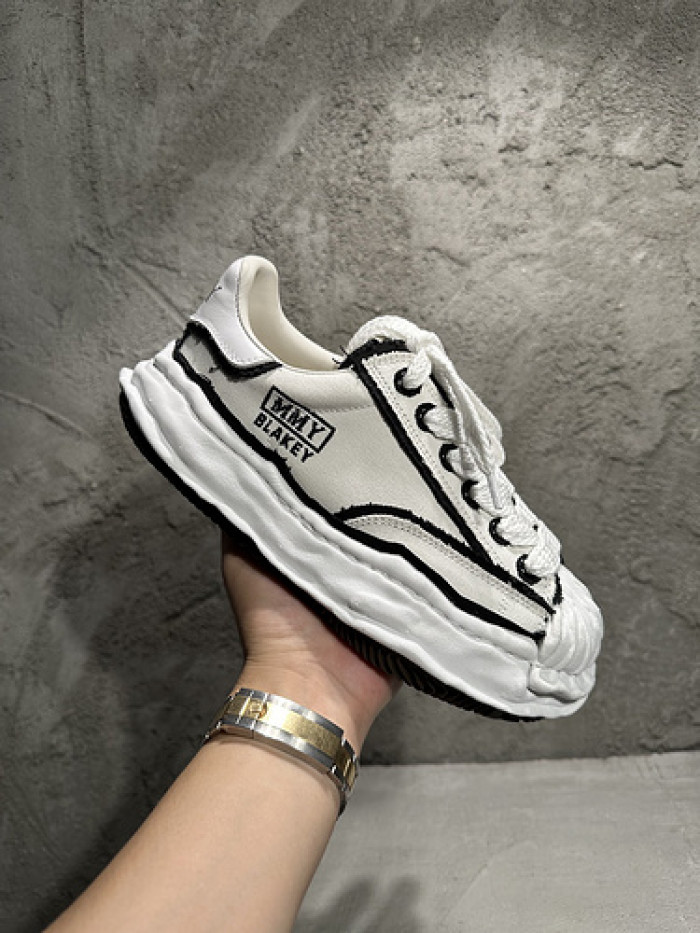 Ma*s*n mihara yasuhiro sneaker