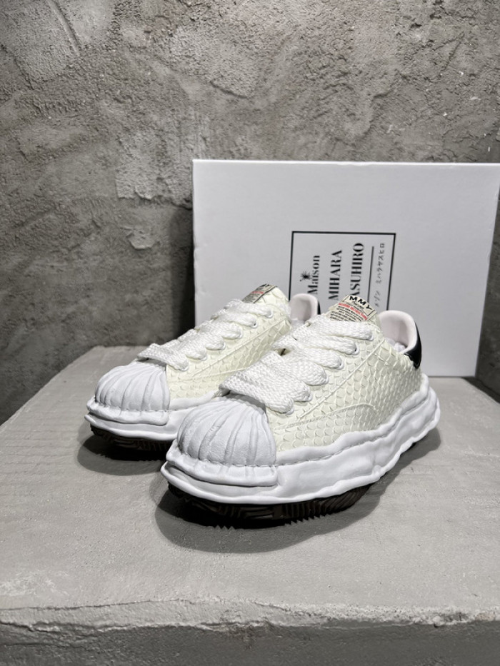 Ma*s*n mihara yasuhiro sneaker