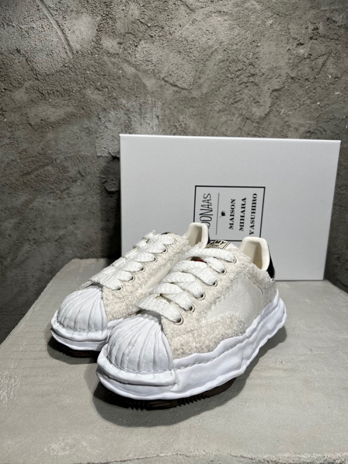 Ma*s*n mihara yasuhiro sneaker
