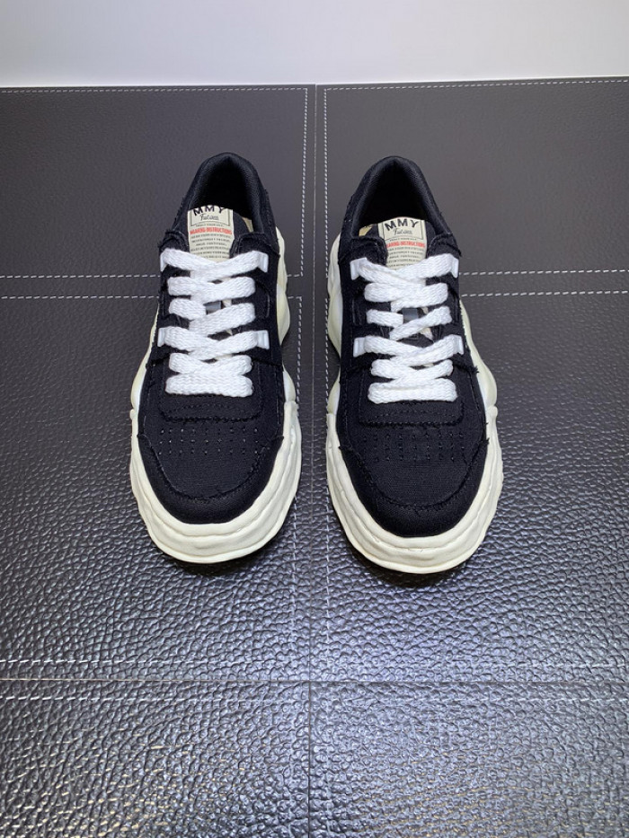 Ma*s*n mihara yasuhiro sneaker