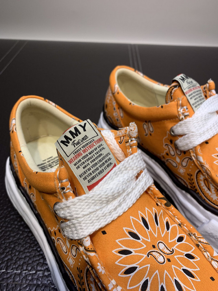 Ma*s*n mihara yasuhiro sneaker