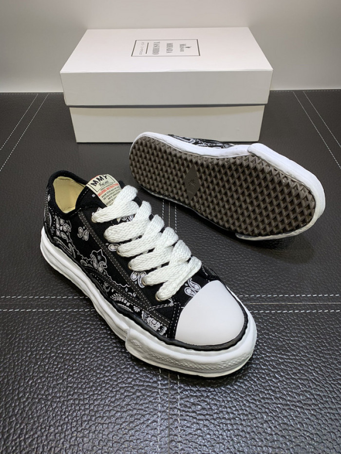 Ma*s*n mihara yasuhiro sneaker