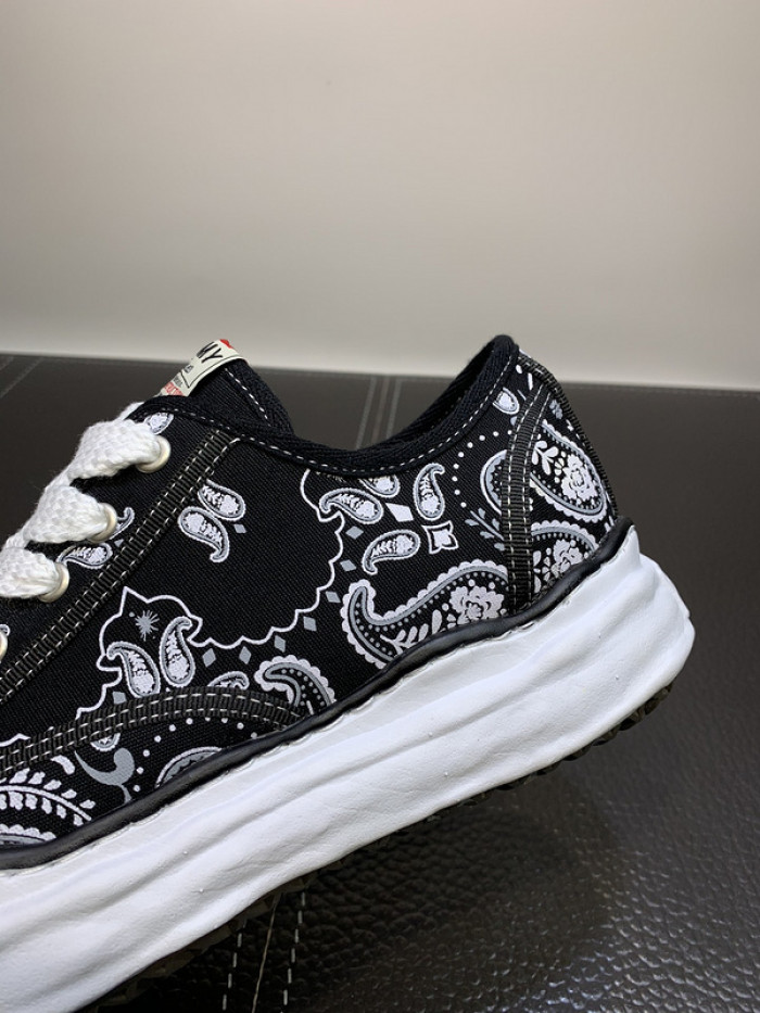 Ma*s*n mihara yasuhiro sneaker