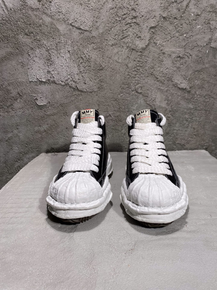 Ma*s*n mihara yasuhiro sneaker