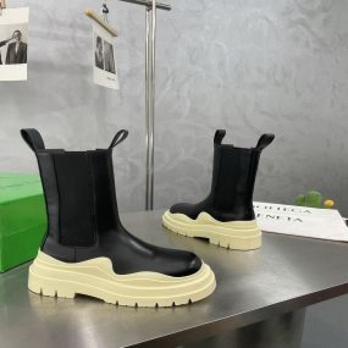 bo*te*ga Ve*ne*ta boots