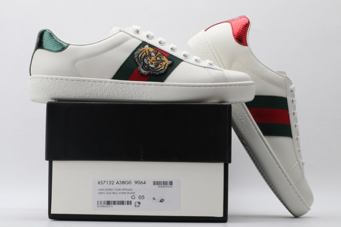 gi ace embroidered low-top sneaker