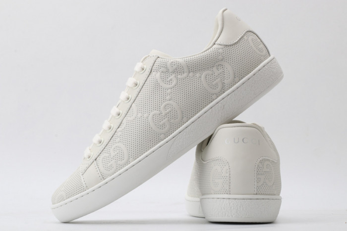 gi ace embroidered low-top sneaker