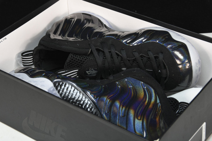 nike air foamposite one hologram 314996-900