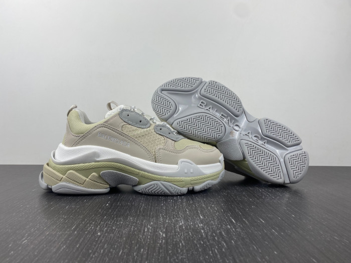 bl triple s trainers sneakers 524039 w2fw4 9790