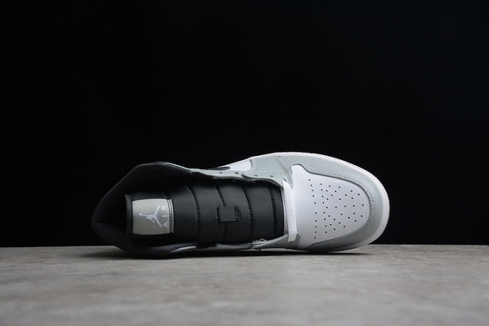 air jordan 1 mid “light smoke grey” 554724-078