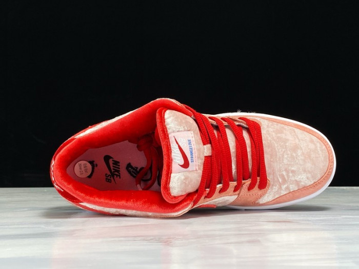 nike sb dunk low strangelove skateboards (special box) - ct2552-800