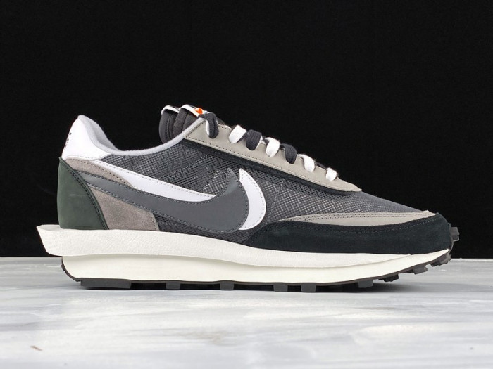 nike ld waffle sacai black bv0073-001