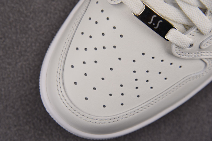 TRAVIS SCOTT X AIR JORDAN 1 LOW OG OG1228-111