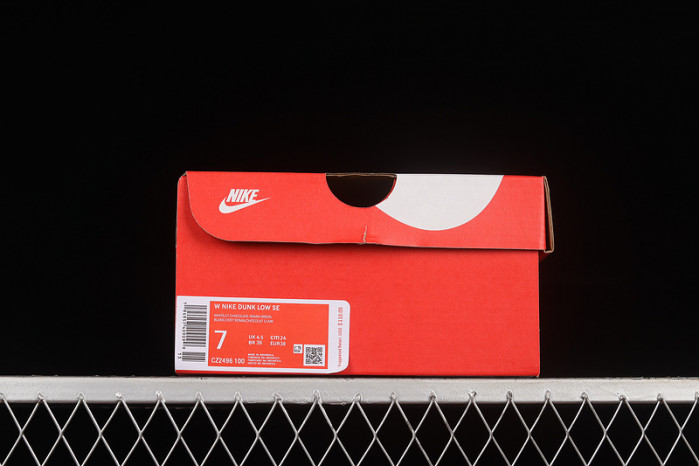 nike dunk low se ‘’ free.99