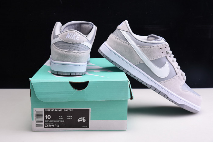 nike sb dunk low summit white wolf grey - ar0778-110