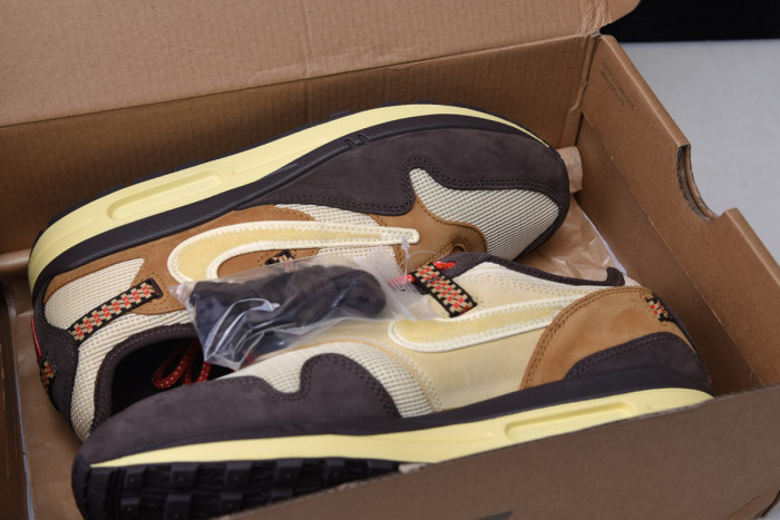 travis scott x nike air max 1 do9392-200