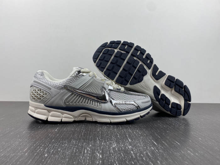nike zoom vomero 5 photon dust metallic silver fd0884-025