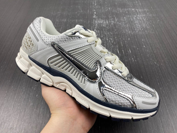 nike zoom vomero 5 photon dust metallic silver fd0884-025