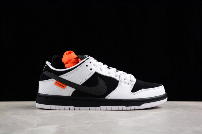 tightbooth x nike sb dunk low fd2629-100