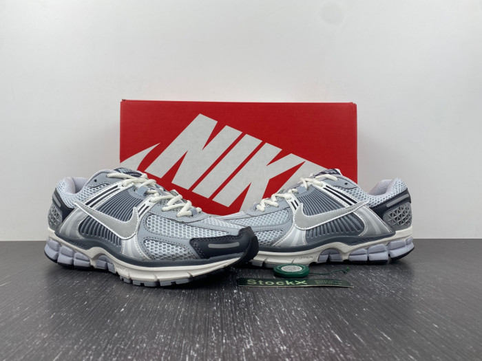 nike zoom vomero 5 
