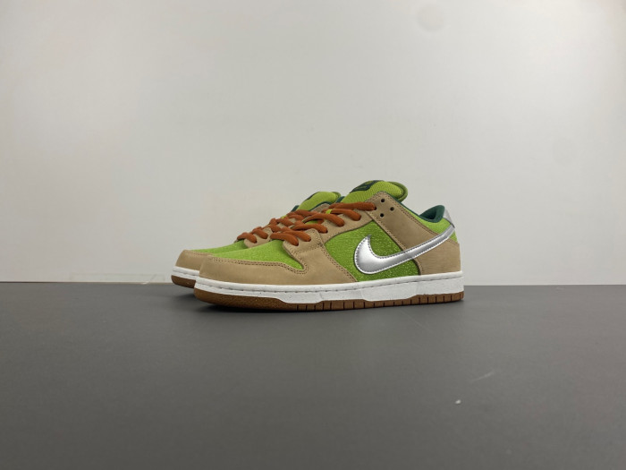 Nike SB Dunk Low "Escargot" FQ7585-200 Nike SB Dunk Low "Escargot" FQ7585-200