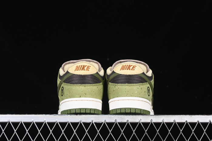 YUTO HORIGOME X NIKE SB DUNK LOW ASPARAGUS HF8022-300