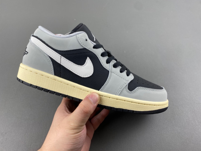 Air Jordan 1 Low "Light Smoke Grey" HQ2010-012