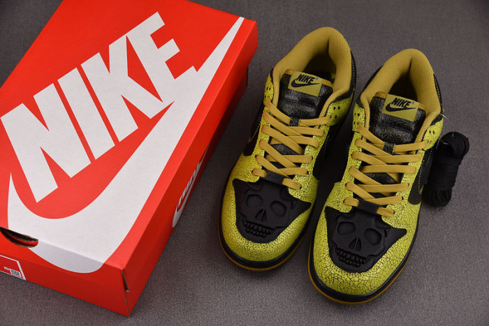 NIKE SB DUNK LOW HALLOWEEN SKULL HV6103-300
